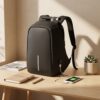 Morral Antirrobo Premium Impermeable para Portátil de 15.6" con Puerto USB